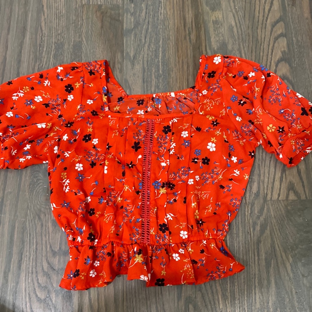 Size small Color red